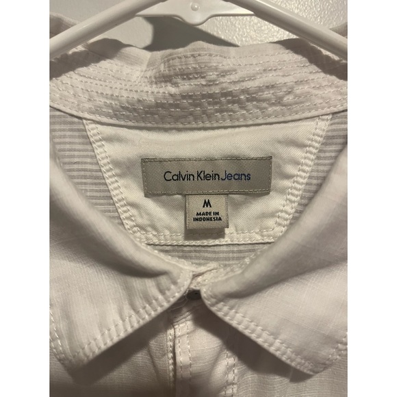 Calvin Klein button up short sleeve shirt. Men’s medium. - Picture 3 of 3